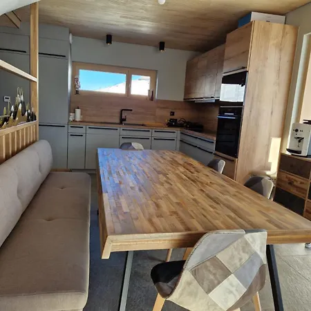 Le 4 Apartment