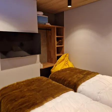 Le 4 Apartment *