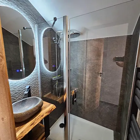 Le 4 Apartment
