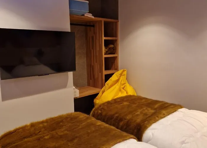Le 4 Apartment *