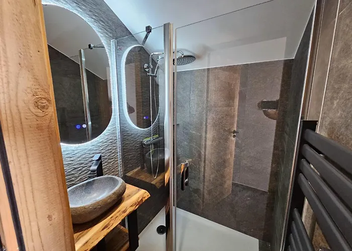 Le 4 Apartment